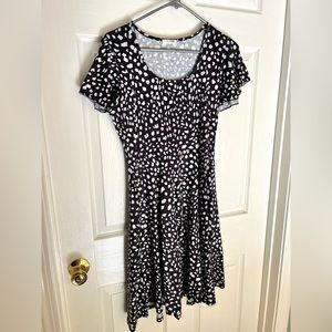 Stretchy black and white printed dress
